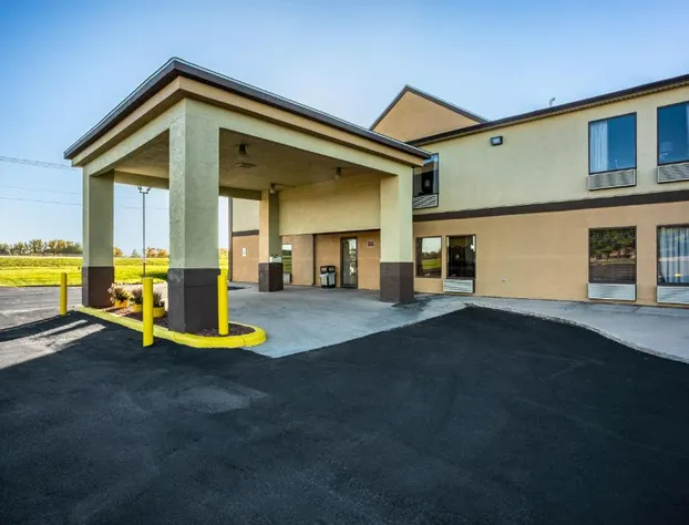 Super 8 by Wyndham Galesburg hotel detail image 2