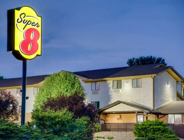 Super 8 by Wyndham Hagerstown I-70 hotel detail image 1