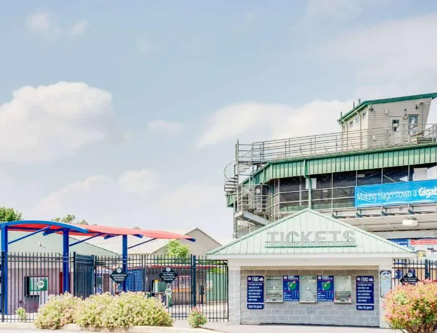 Super 8 by Wyndham Hagerstown I-70 hotel detail image 2