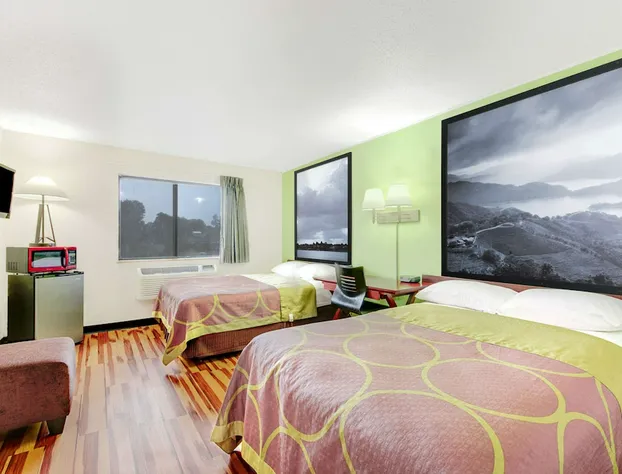 Super 8 by Wyndham Hagerstown I-70 hotel detail image 2