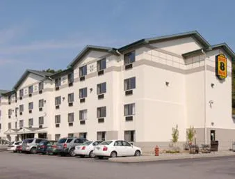 Super 8 by Wyndham Manchester Airport hotel hero