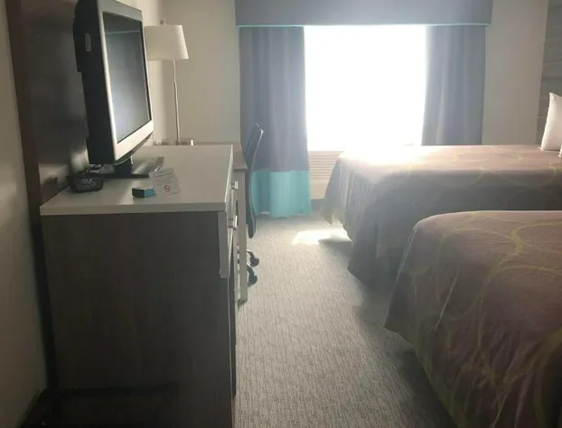 Super 8 by Wyndham Manchester Airport hotel detail image 4