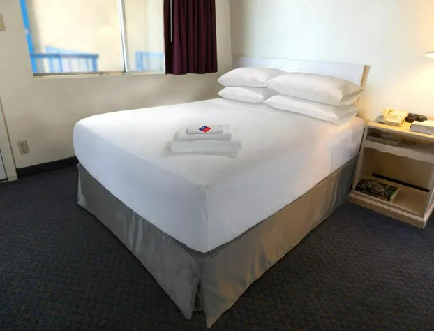 Americas Best Value Inn Darien hotel detail image 4