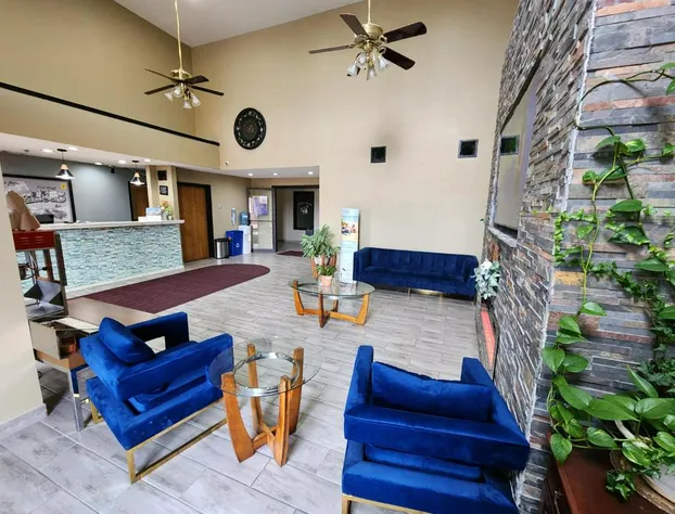 Super 8 by Wyndham Pine Bluff hotel detail image 3