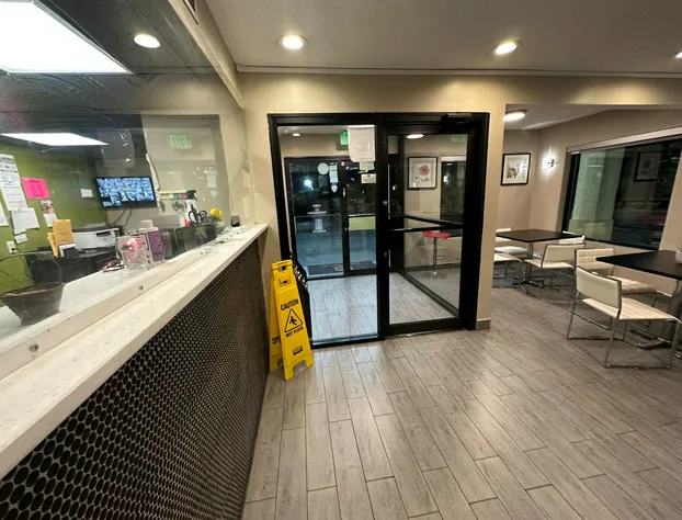 Super 8 by Wyndham Stockbridge hotel detail image 2