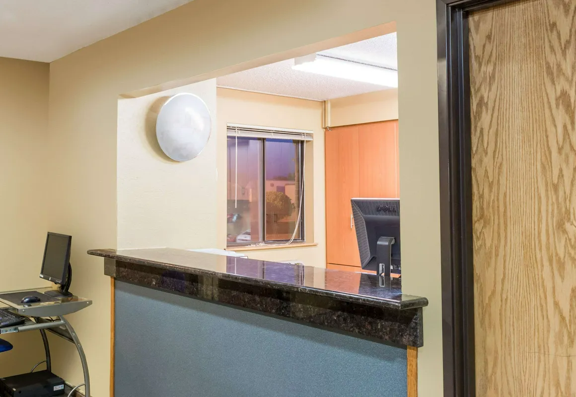 Super 8 by Wyndham Franklin/Middletown Area hotel hero