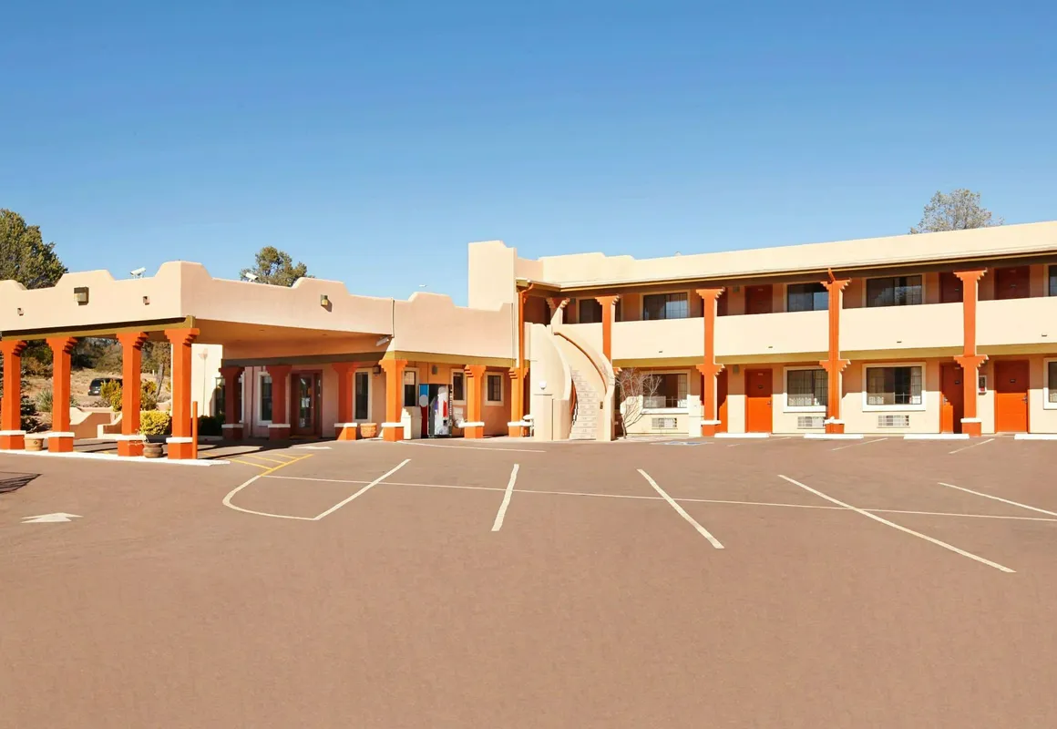 Super 8 by Wyndham Payson hotel hero