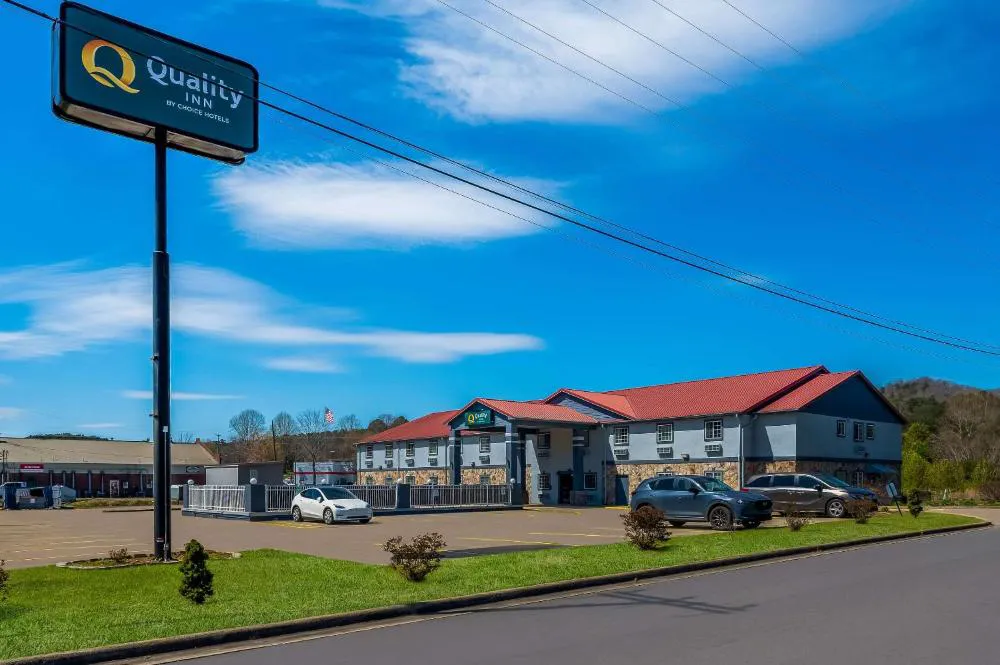 Quality Inn Fort Payne hotel hero