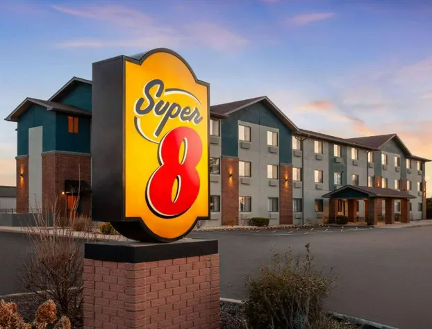 Super 8 by Wyndham Romeoville Bolingbrook hotel detail image 1