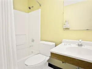 Econo Lodge Spring Lake near Fort Bragg hotel detail image 2