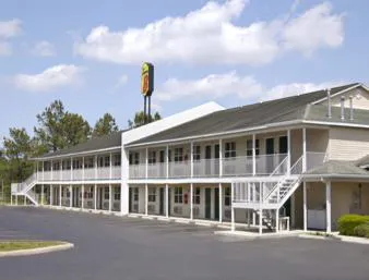 Super 8 by Wyndham Monticello hotel detail image 2