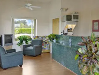 Super 8 by Wyndham Monticello hotel detail image 3