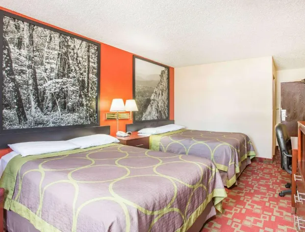 Super 8 by Wyndham Harrisonburg hotel detail image 4