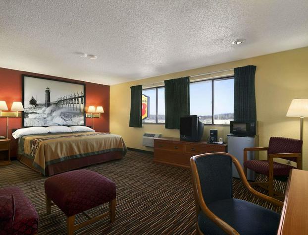 Super 8 By Wyndham Kalamazoo hotel detail image 2