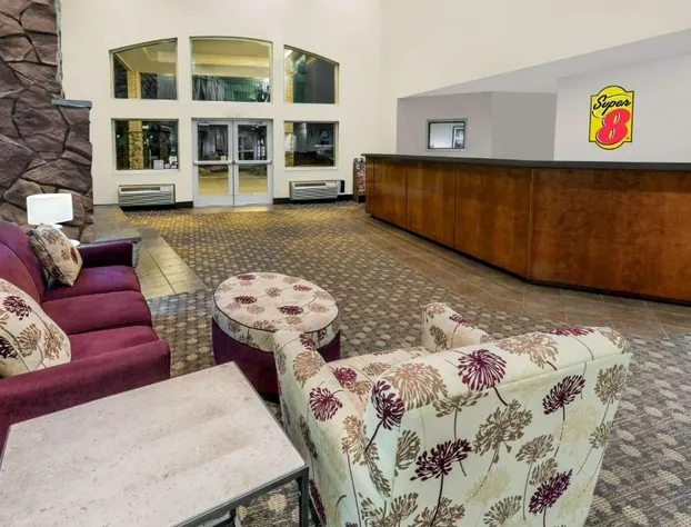 Super 8 by Wyndham Central Pt Medford hotel detail image 3