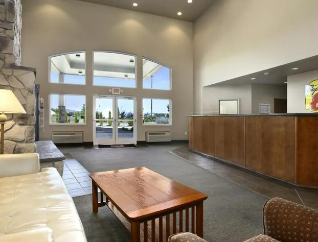 Super 8 by Wyndham Central Pt Medford hotel detail image 4