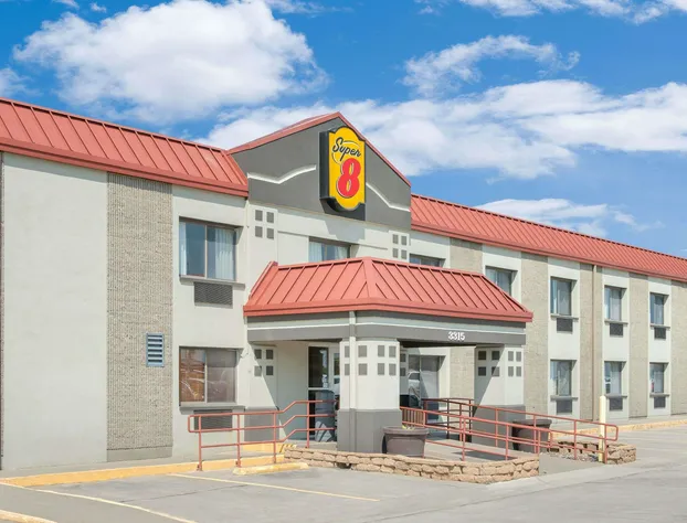 Super 8 by Wyndham Marshalltown hotel detail image 1