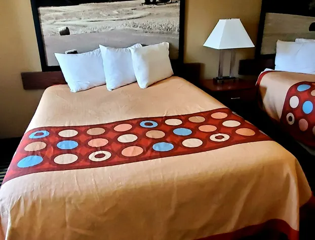 Super 8 by Wyndham Marshalltown hotel detail image 4