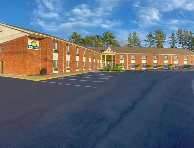 Days Inn by Wyndham Brunswick Bath Area hotel detail image 1