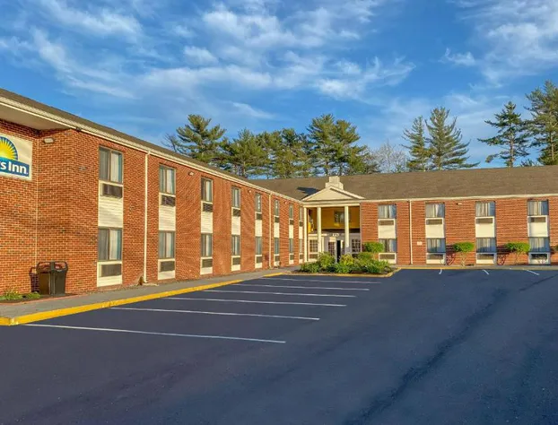 Days Inn by Wyndham Brunswick Bath Area hotel detail image 1