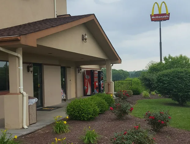 Super 8 by Wyndham Abingdon VA hotel detail image 1