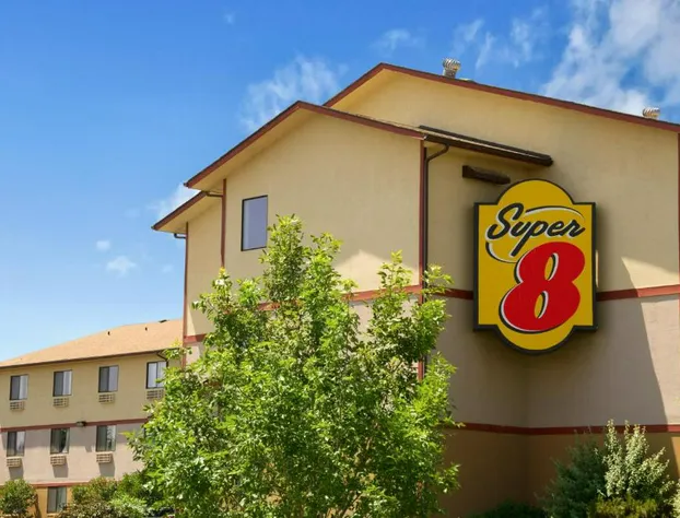 Super 8 by Wyndham Kennewick hotel detail image 1