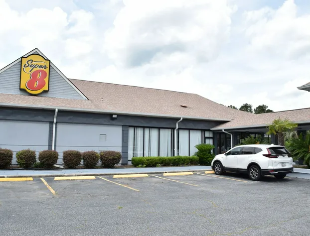 Super 8 by Wyndham Hardeeville/Savannah North hotel detail image 1