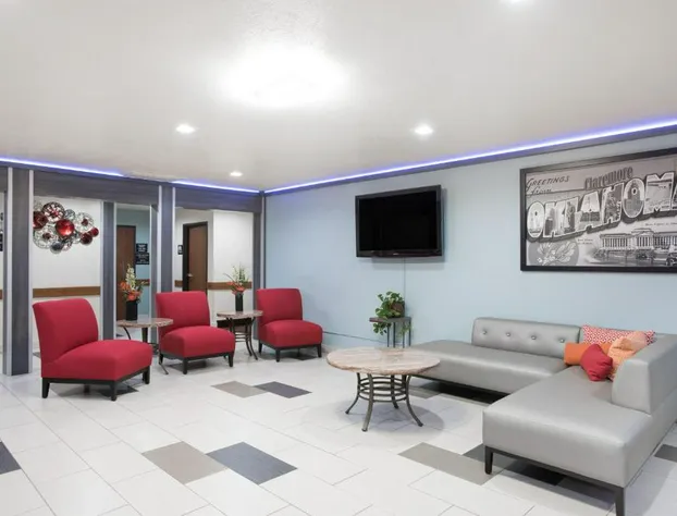 Super 8 by Wyndham Claremore OK hotel detail image 2