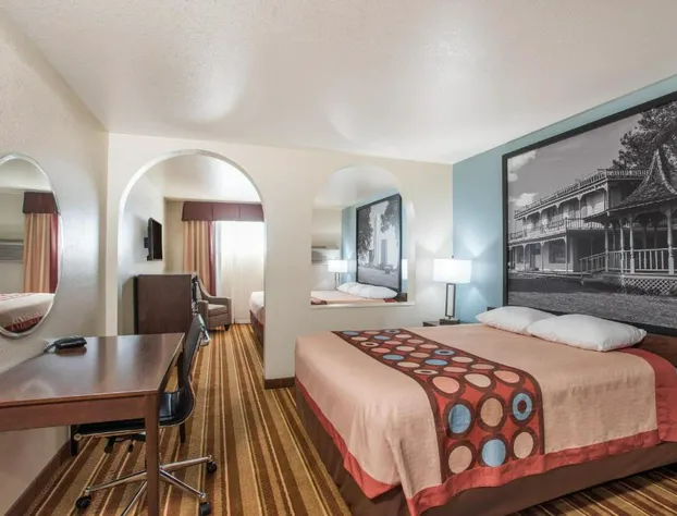 Super 8 by Wyndham Claremore OK hotel detail image 2