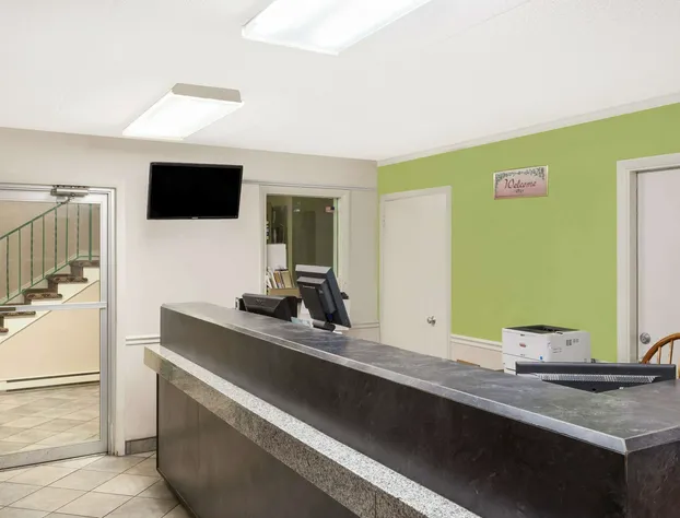 Super 8 by Wyndham Harrisburg Hershey West hotel detail image 4