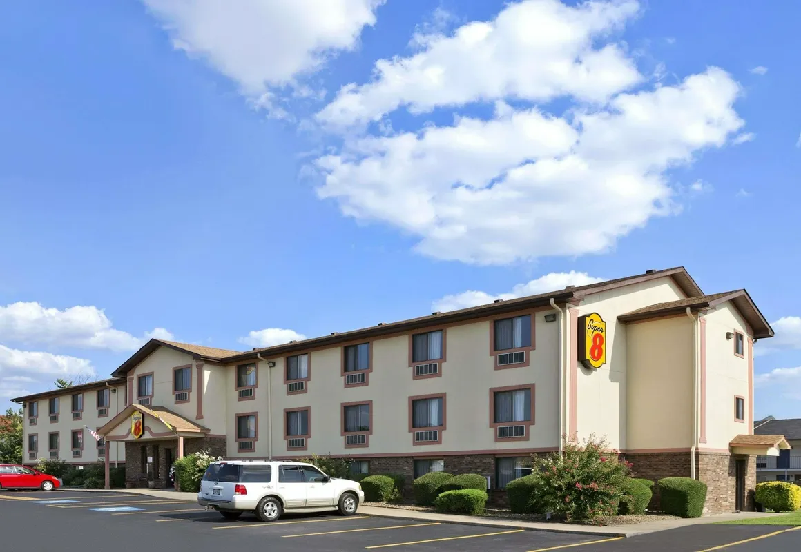 Super 8 by Wyndham Russellville hotel hero