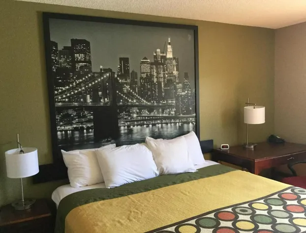 Super 8 by Wyndham Amsterdam hotel detail image 3