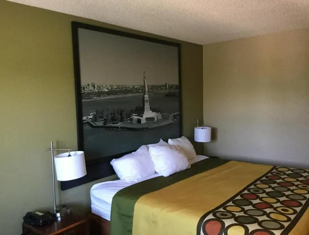 Super 8 by Wyndham Amsterdam hotel detail image 4