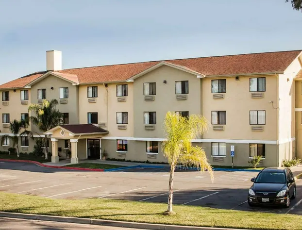 Super 8 by Wyndham Vacaville hotel detail image 1
