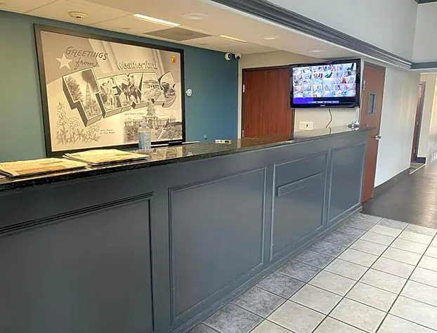 Super 8 by Wyndham Weatherford hotel detail image 4