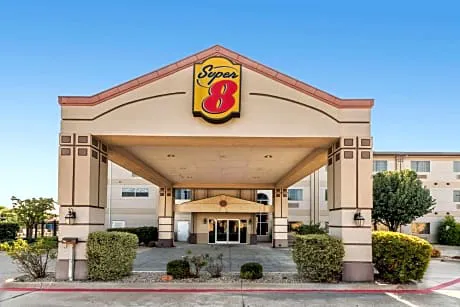 Super 8 by Wyndham Weatherford hotel detail image 1