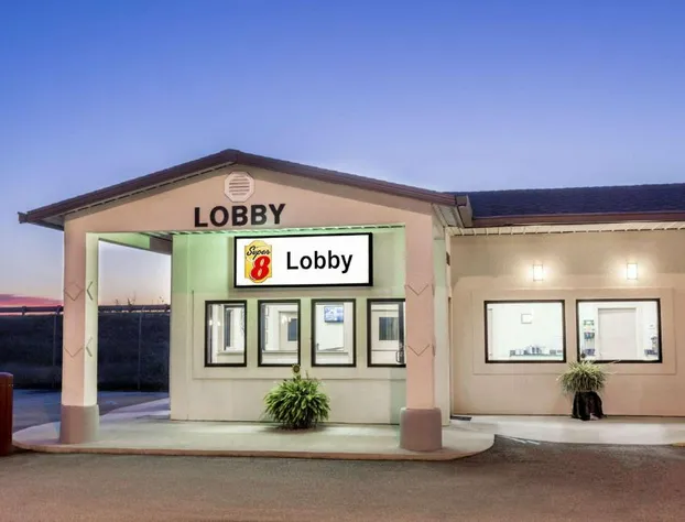 Super 8 by Wyndham Adel GA I-75 hotel detail image 1