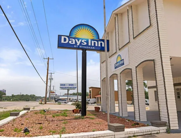 Days Inn by Wyndham Kenedy/Karnes City hotel detail image 2