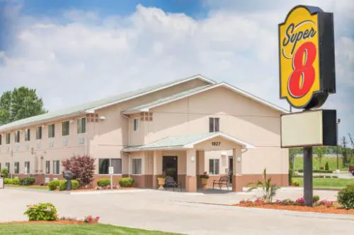 Super 8 by Wyndham Owensboro hotel hero