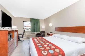 Super 8 by Wyndham Owensboro hotel detail image 1