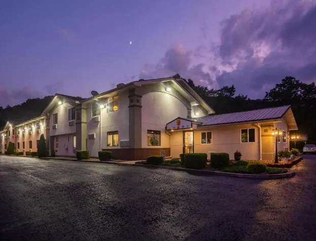 Super 8 by Wyndham Elkins hotel detail image 2