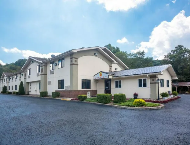 Super 8 by Wyndham Elkins hotel detail image 2