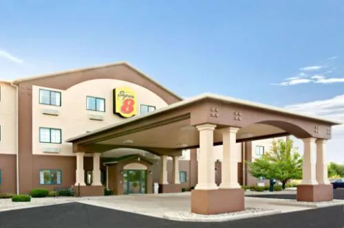 Super 8 by Wyndham South Bend hotel hero