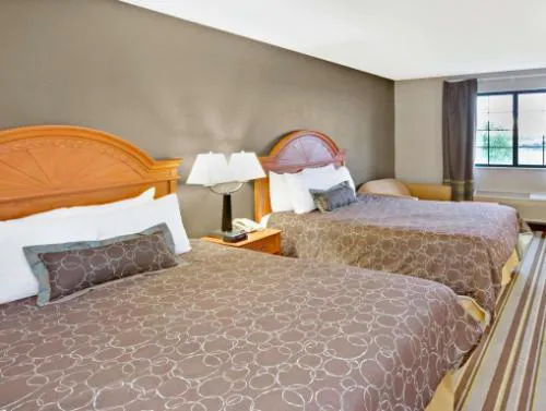 Super 8 by Wyndham South Bend hotel detail image 2