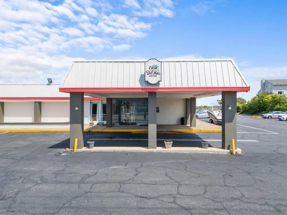 Casa Del Mar hotel hero