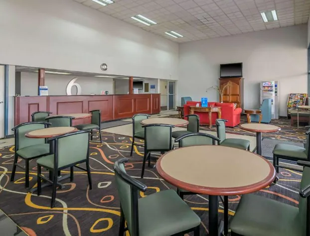 Motel 6 Forsyth, GA – Tift College hotel detail image 4