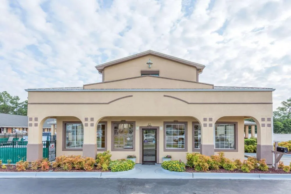 Super 8 by Wyndham Santee hotel hero