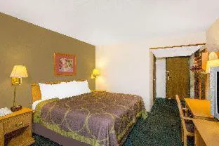 Super 8 by Wyndham Blytheville hotel detail image 3