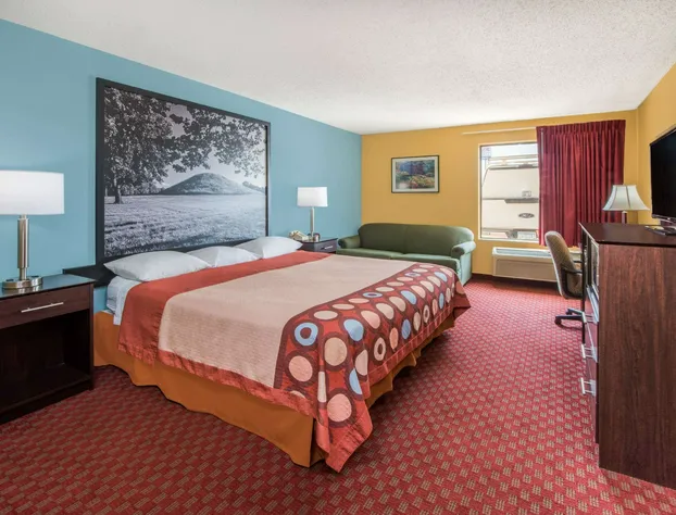Super 8 by Wyndham Troy IL/St. Louis Area hotel detail image 3