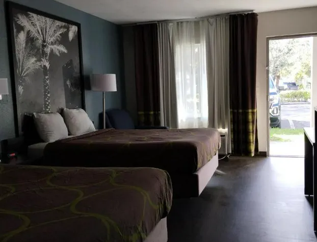 Super 8 by Wyndham Dania/Fort Lauderdale Arpt hotel detail image 3